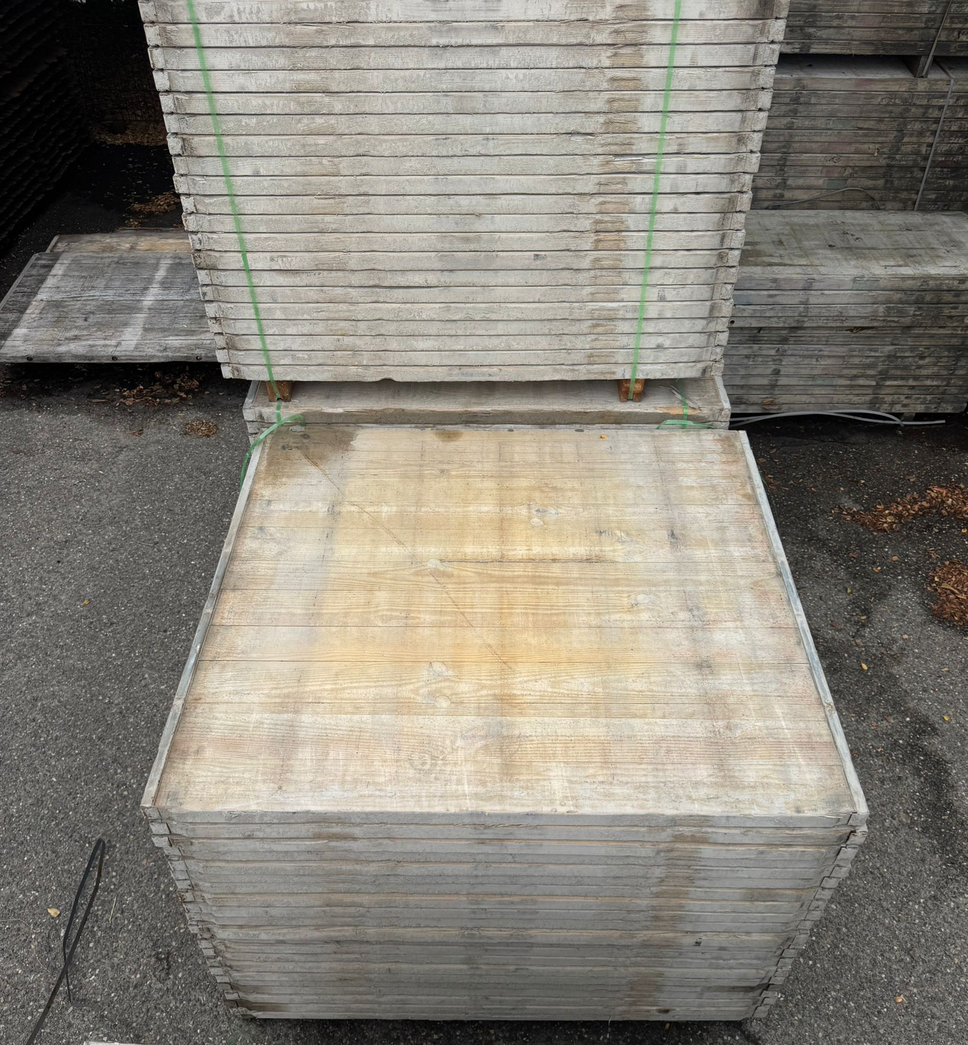 Lariks steenschot 132 x 140 x 4.5 cm